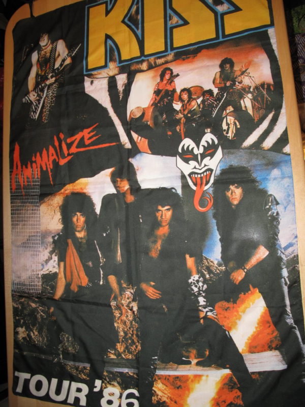 KISS Flag Animalize