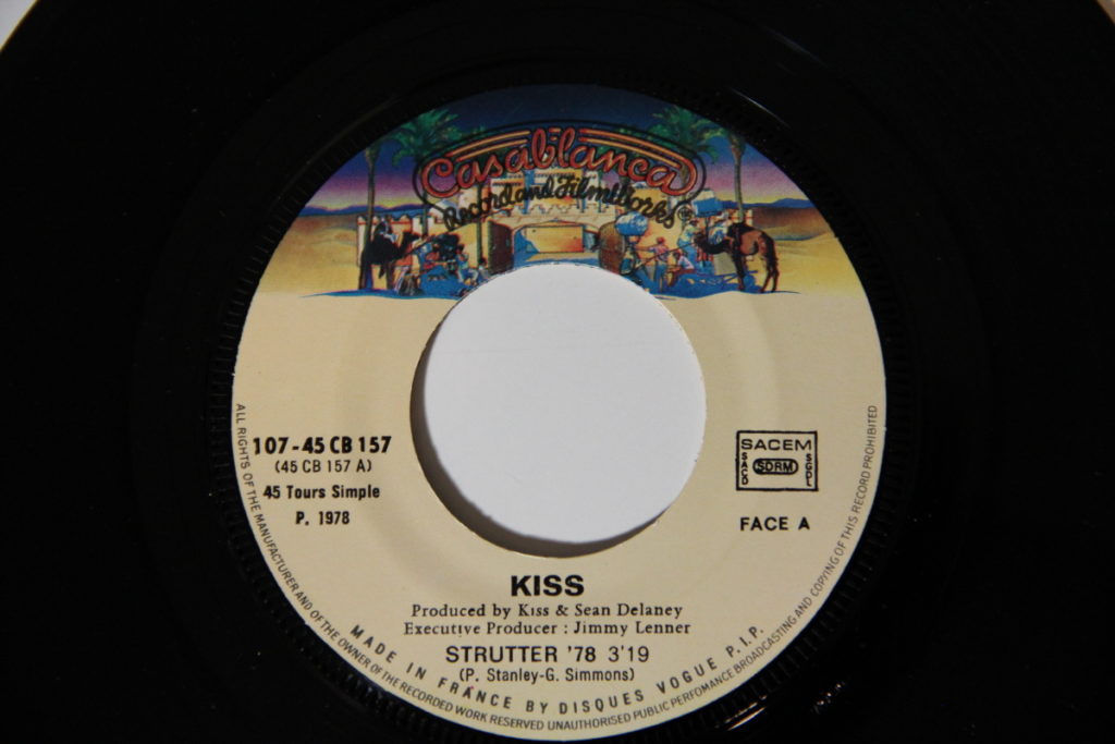 KISS 7″ Single Strutter ’78 / Shock Me (France) – Eulenspiegel's KISS ...