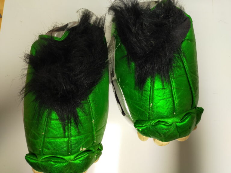 ziera kiss slippers