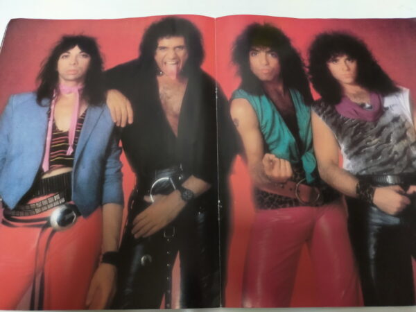 KISS Tourbook / Program World Tour 1983-84 - Image 2