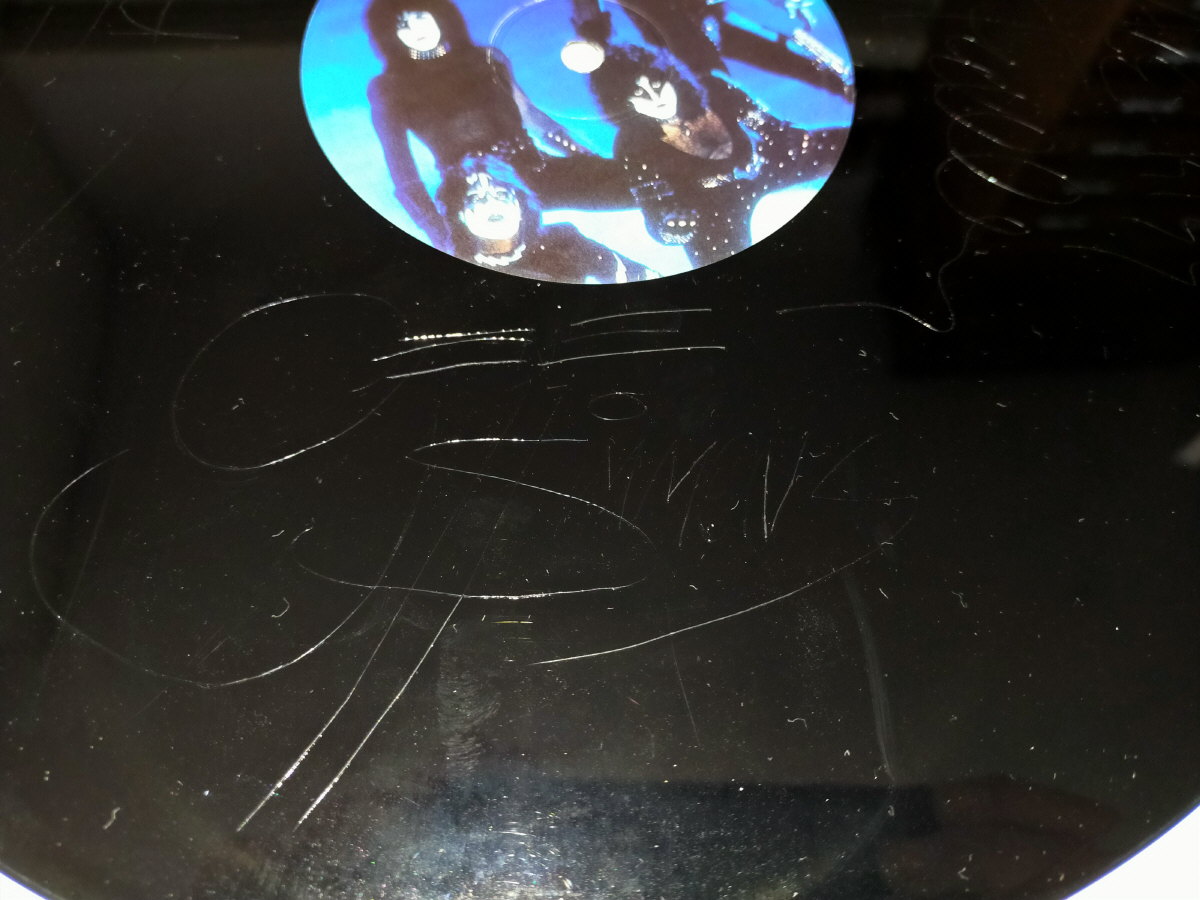 KISS 12" Maxi Creatures Of The Night (Double Groove Special/Autographs) - Image 6