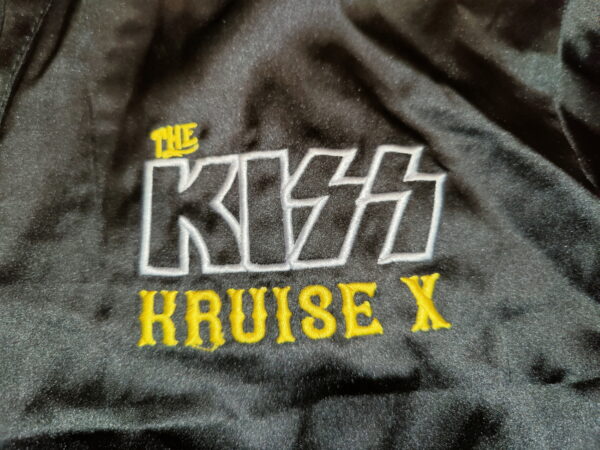 KISS Kruise X bath robe - Image 4