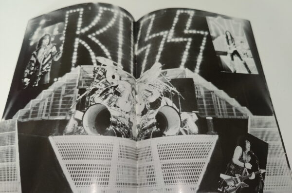 KISS Special Magazine Super Exciting Photo Magazine (Japan) - Image 2