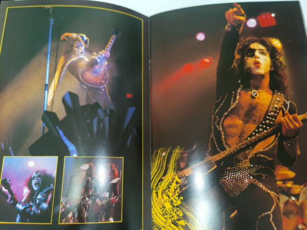 KISS Tourbook / Program Japan Tour 1977 - Image 2