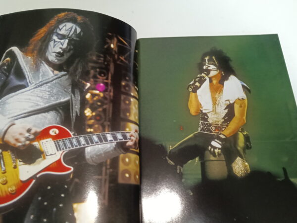 KISS Special Magazine Alive! 1973-2000 (Japan) - Image 2