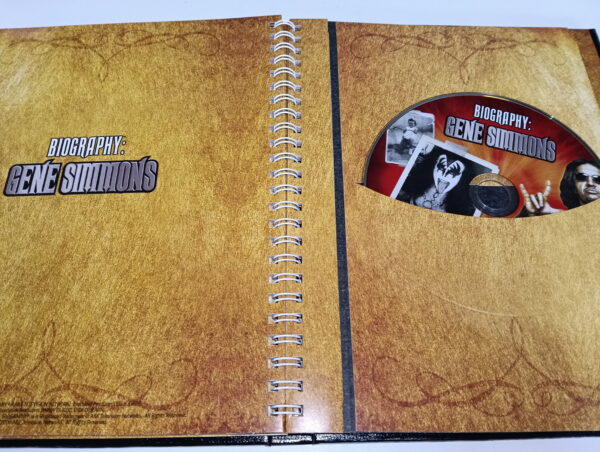KISS DVD Gene Simmons Family Jewels Season 1, Special Edition (Box with book) - Image 9